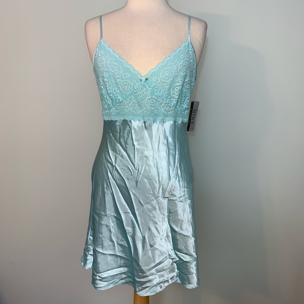 Aqua blue nightie w/lace